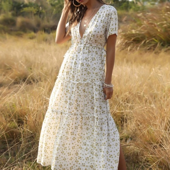 Boho V-Neck Floral Print Midi Dress - Picture 4 of 10